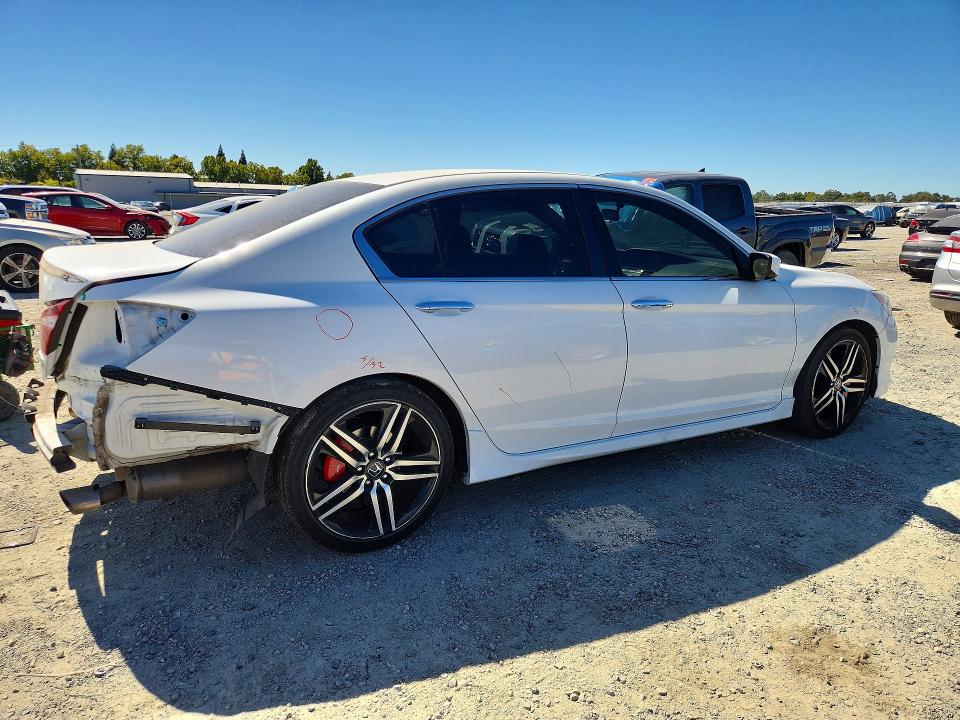 Aukcja sprzedaży 2017 Honda Accord, vin: 1HGCR2F5XHA049795, numer aukcji: 61960926