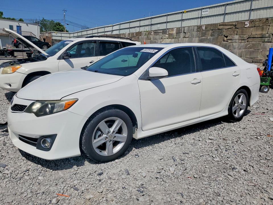 59725126 :رقم المزاد ، 4T1BF1FK2EU750856 vin ، 2014 Toyota Camry مزاد بيع