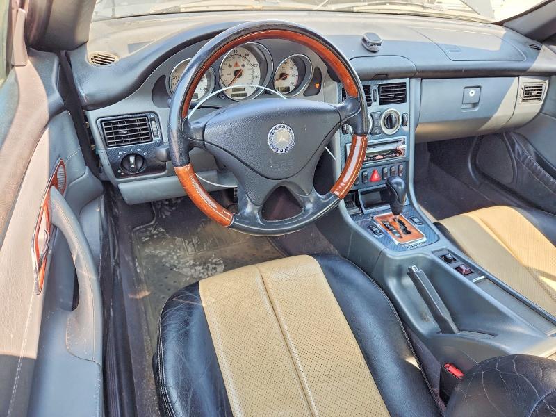 2001 Mercedes-benz Slk მანქანა იყიდება აუქციონზე, vin: WDBKK65F51F225742, აუქციონის ნომერი: 60988086