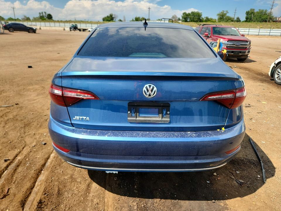63565526 :رقم المزاد ، 3VWE57BU3MM075548 vin ، 2021 Volkswagen Jetta مزاد بيع