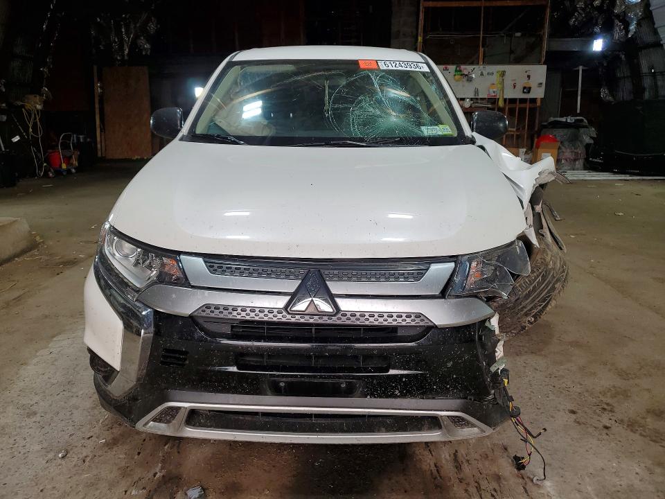 61243936 :رقم المزاد ، JA4AZ3A34LZ014496 vin ، 2020 Mitsubishi Outlander مزاد بيع