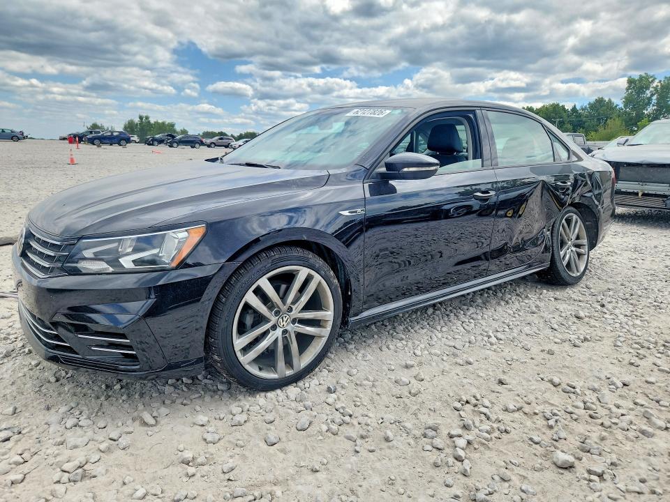 62127826 :رقم المزاد ، 1VWAA7A39JC032087 vin ، 2018 Volkswagen Passat مزاد بيع