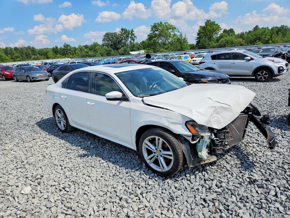 59738756 :رقم المزاد ، 1VWBS7A32EC077511 vin ، 2014 Volkswagen Passat مزاد بيع