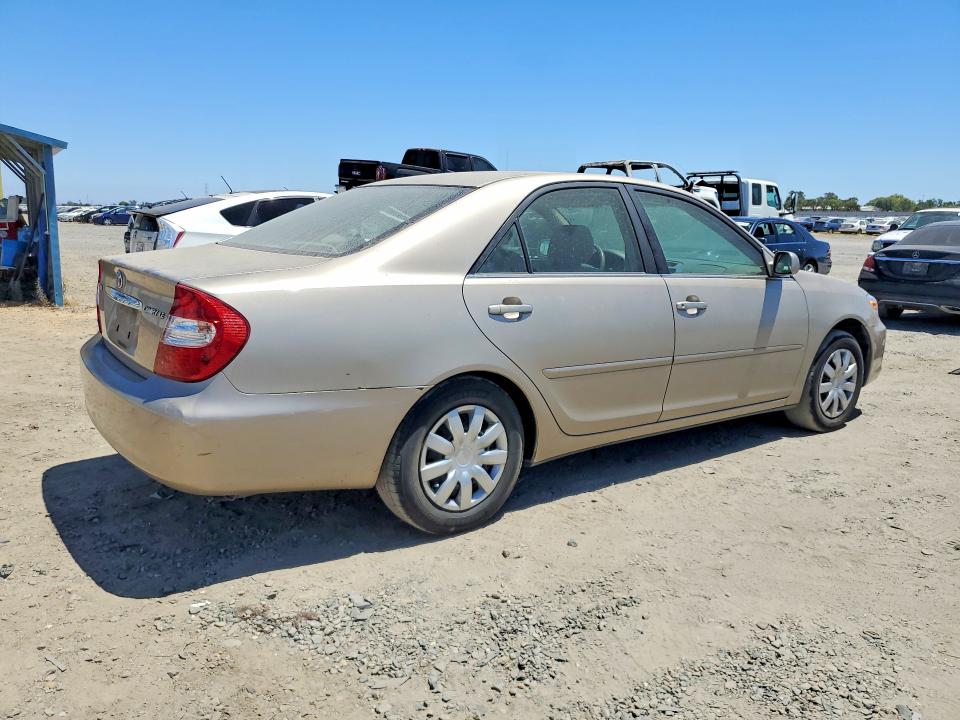 60991516 :رقم المزاد ، JTDBE32K520115786 vin ، 2002 Toyota Camry مزاد بيع