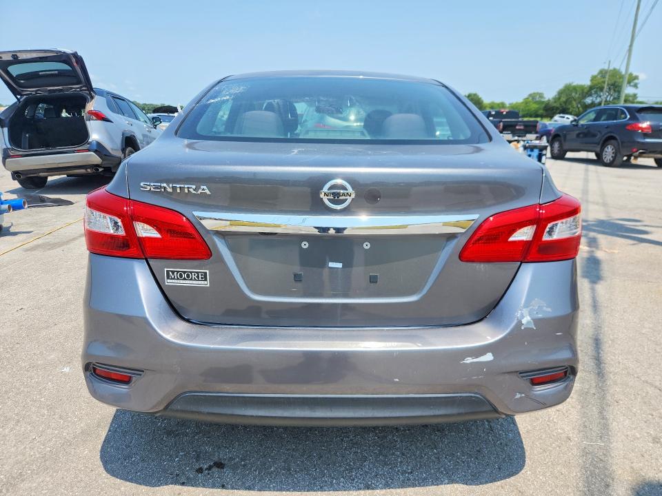 62826136 :رقم المزاد ، 3N1AB7AP5JY306785 vin ، 2018 Nissan Sentra مزاد بيع