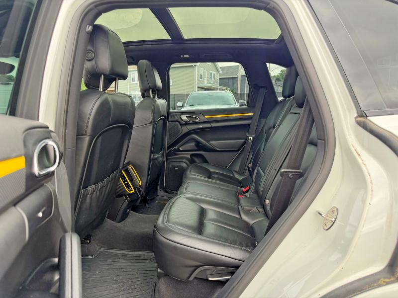 60371366 :رقم المزاد ، WP1AA2A21JKA02261 vin ، 2018 Porsche Cayenne مزاد بيع
