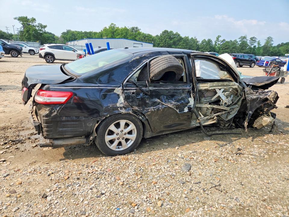 62329476 :رقم المزاد ، 4T1BF3EK3BU197840 vin ، 2011 Toyota Camry مزاد بيع