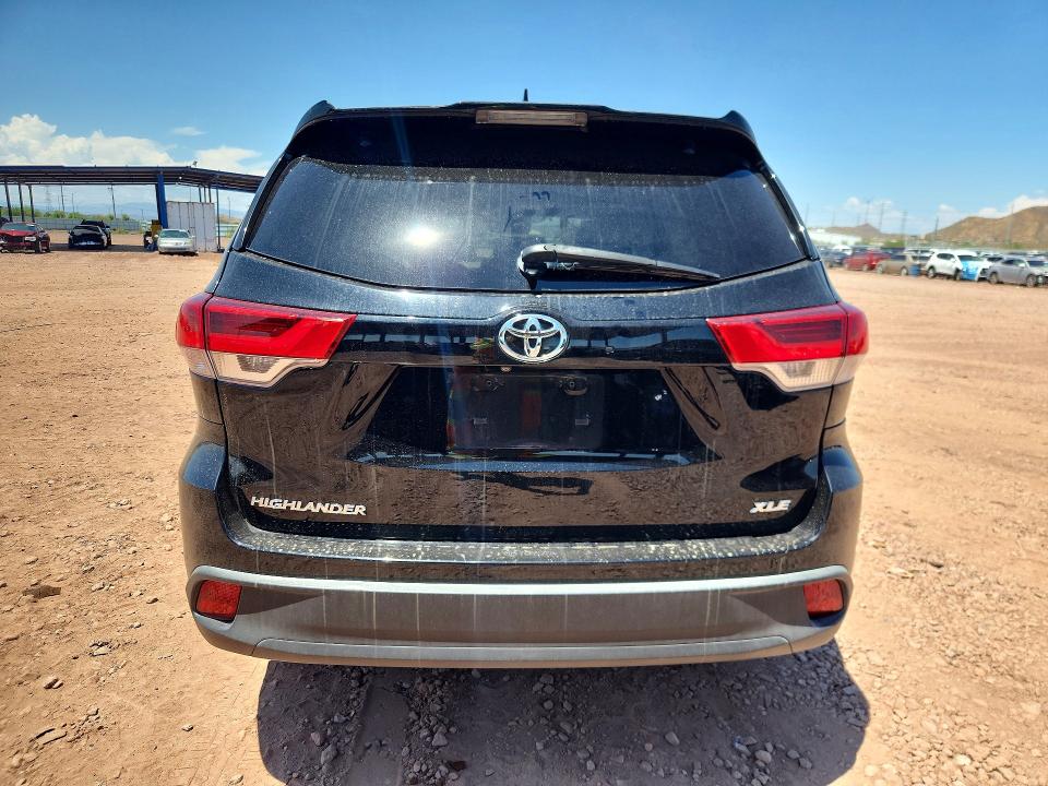 2019 Toyota Highlander მანქანა იყიდება აუქციონზე, vin: 5TDKZRFH4KS559213, აუქციონის ნომერი: 60185926