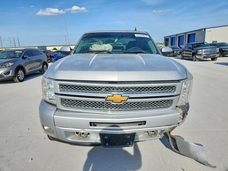 61329676 :رقم المزاد ، 1GCRKSE74CZ156755 vin ، 2012 Chevrolet Silverado مزاد بيع