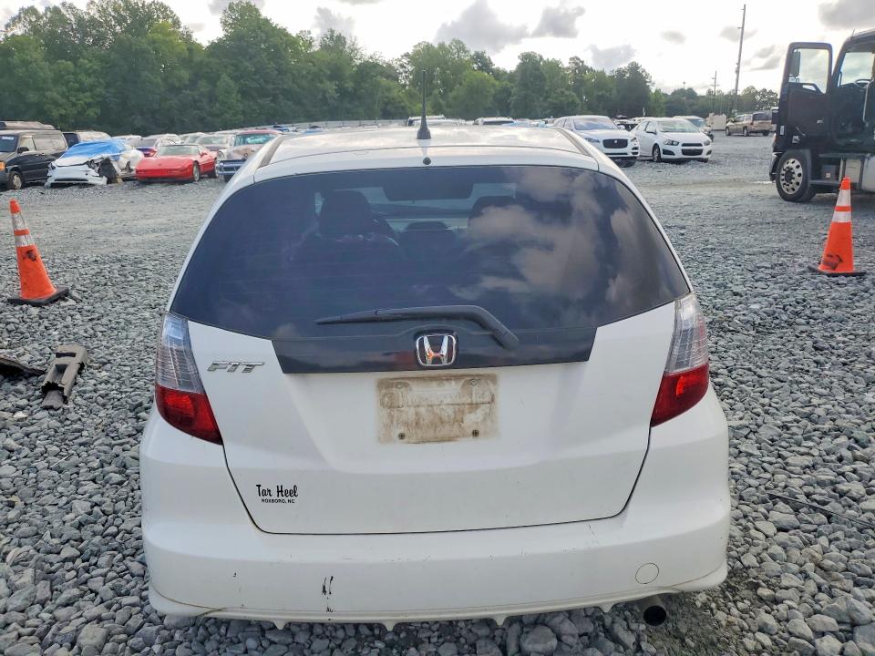 60811656 :رقم المزاد ، JHMGE8H36DC061613 vin ، 2013 Honda Fit مزاد بيع