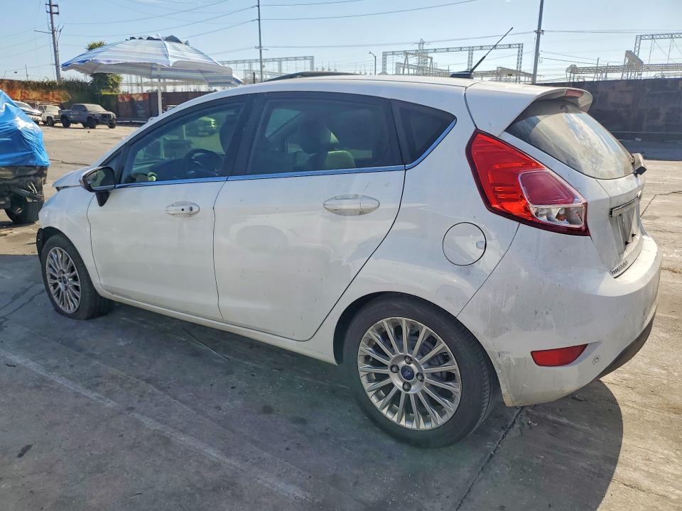 60845646 :رقم المزاد ، 3FADP4FJ1FM196935 vin ، 2015 Ford Fiesta مزاد بيع