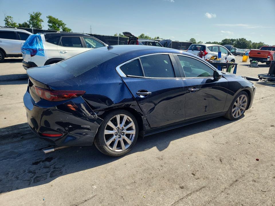 61753946 :رقم المزاد ، 3MZBPBDM6LM132322 vin ، 2020 Mazda 3 مزاد بيع