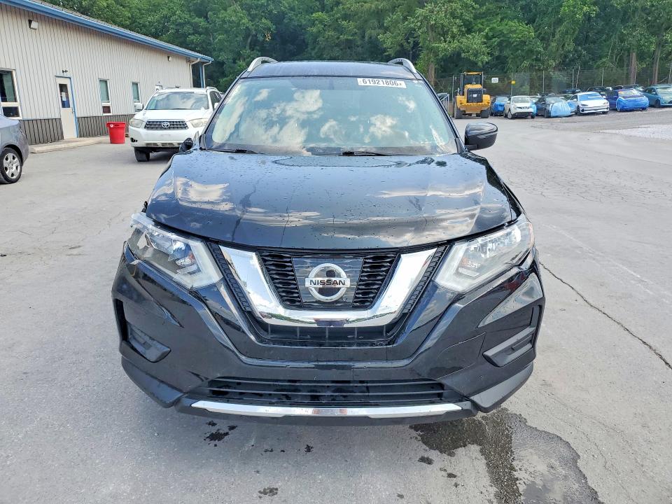 Продаж на аукціоні авто 2017 Nissan Rogue, vin: KNMAT2MV9HP611449, номер лоту: 61921806