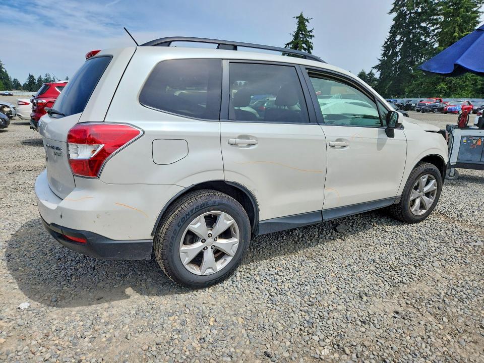 61530066 :رقم المزاد ، JF2SJADC8FH424909 vin ، 2015 Subaru Forester مزاد بيع