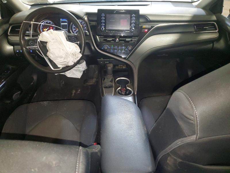 58745196 :رقم المزاد ، 4T1C11AK5MU563135 vin ، 2021 Toyota Camry مزاد بيع
