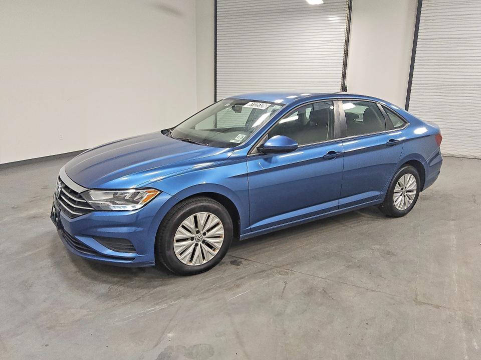 61125126 :رقم المزاد ، 3VWC57BU2LM092704 vin ، 2020 Volkswagen Jetta مزاد بيع