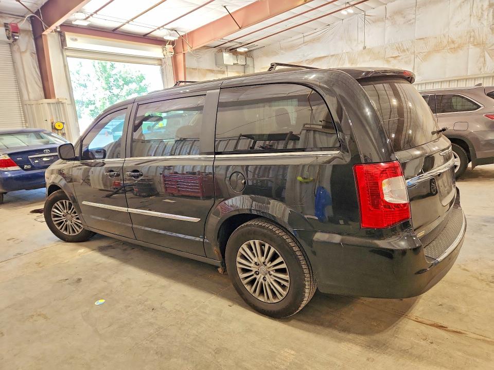 60791896 :رقم المزاد ، 2C4RC1CG1FR707880 vin ، 2015 Chrysler Town & Country مزاد بيع