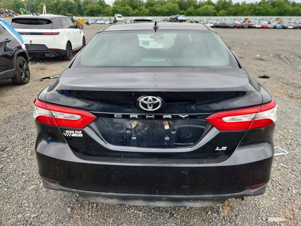 62023526 :رقم المزاد ، 4T1B11HK2KU742490 vin ، 2019 Toyota Camry مزاد بيع
