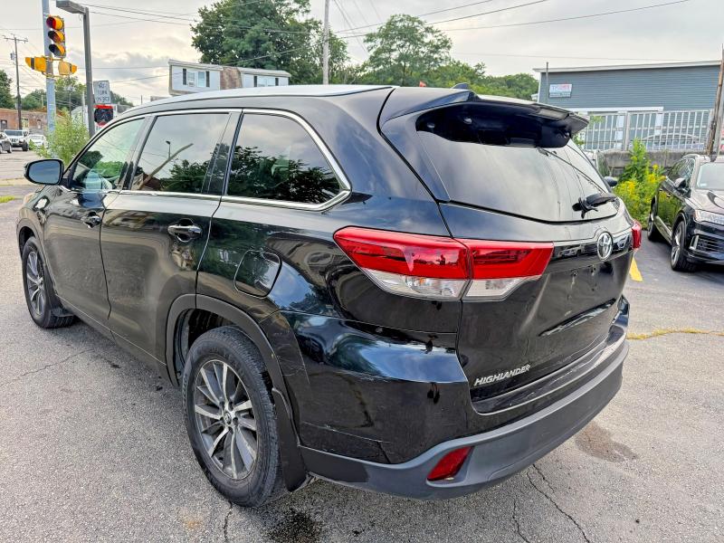 Auction sale of the 2017 Toyota Highlander, vin: 5TDJZRFH6HS371118, lot number: 63611696