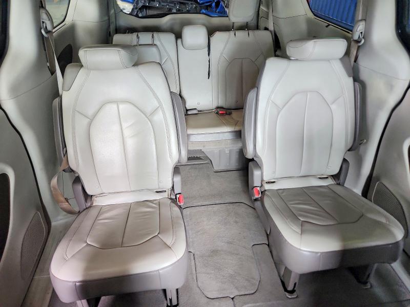 63391806 :رقم المزاد ، 2C4RC1BG9HR730392 vin ، 2017 Chrysler Pacifica مزاد بيع