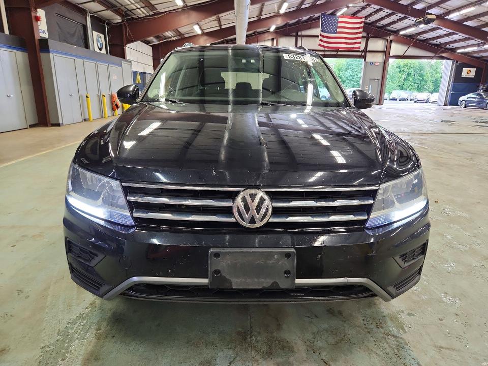 63281716 :رقم المزاد ، 3VV2B7AX1LM010238 vin ، 2020 Volkswagen Tiguan مزاد بيع