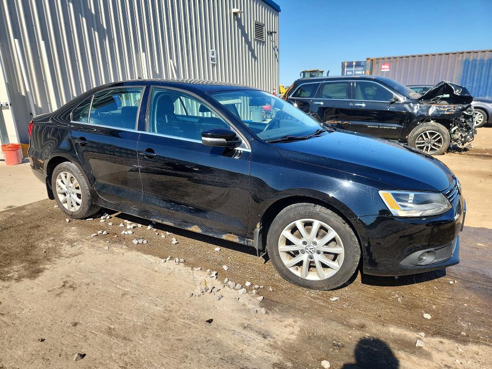60877146 :رقم المزاد ، 3VWLX7AJ3BM035752 vin ، 2011 Volkswagen Jetta مزاد بيع