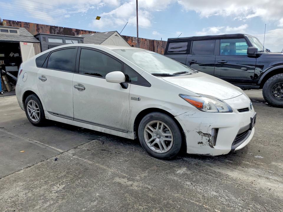 61620256 :رقم المزاد ، JTDKN3DP6E3062687 vin ، 2014 Toyota Prius Plug-in Hybrid مزاد بيع