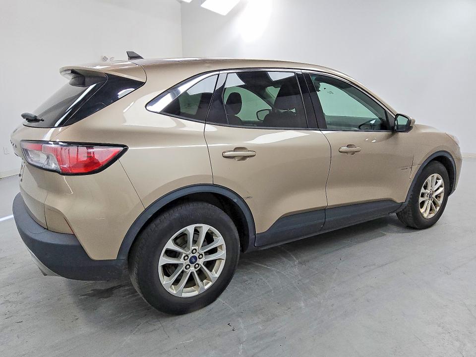 2021 Ford Escape მანქანა იყიდება აუქციონზე, vin: 1FMCU0G63MUA69268, აუქციონის ნომერი: 62631176