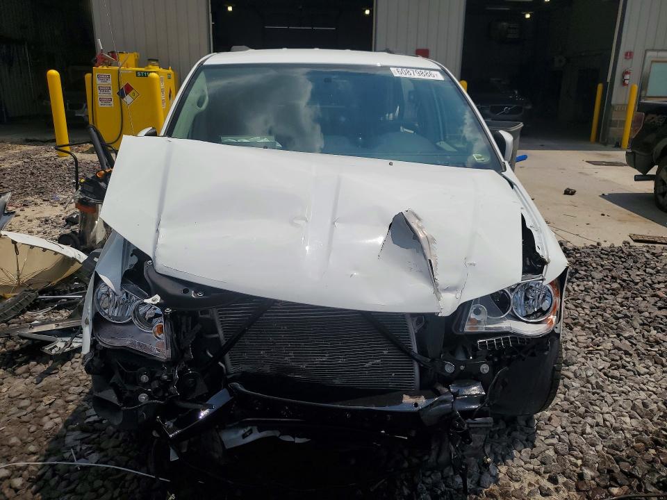 60879886 :رقم المزاد ، 2C4RC1BG6GR159152 vin ، 2016 Chrysler Town & Country مزاد بيع