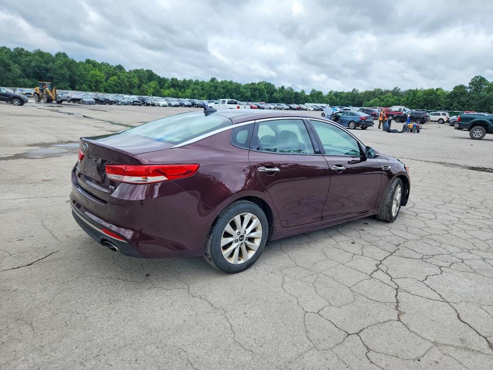 2016 Kia Optima მანქანა იყიდება აუქციონზე, vin: 5XXGU4L33GG011812, აუქციონის ნომერი: 61727116