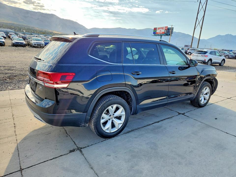 Продажа на аукционе авто 2018 Volkswagen Atlas, vin: 1V2LR2CA8JC514745, номер лота: 62979336