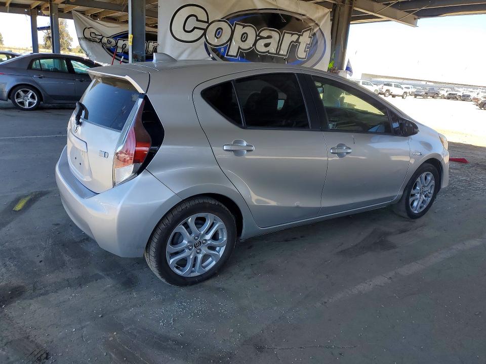 2015 Toyota Prius C მანქანა იყიდება აუქციონზე, vin: JTDKDTB32F1584524, აუქციონის ნომერი: 61739426
