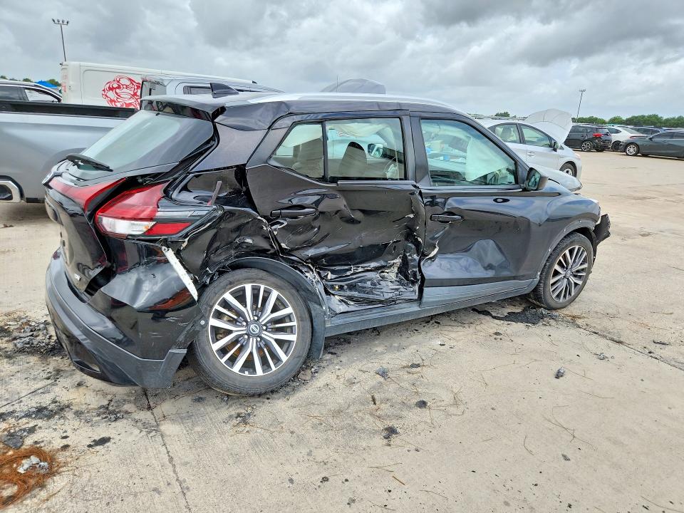 61440836 :رقم المزاد ، 3N1CP5CV3ML482987 vin ، 2021 Nissan Kicks مزاد بيع