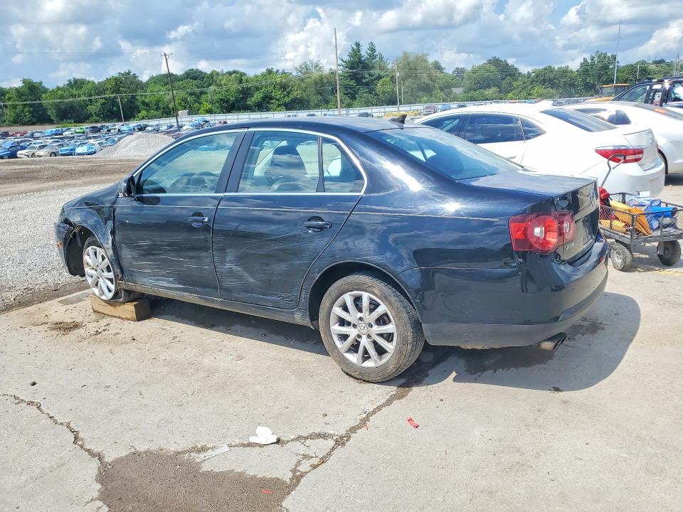 61138516 :رقم المزاد ، 3VWRX7AJ3AM065679 vin ، 2010 Volkswagen Jetta مزاد بيع