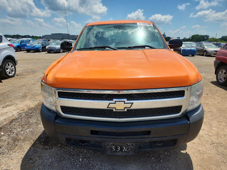 60825706 :رقم المزاد ، 1GCEC24029Z185518 vin ، 2009 Chevrolet Silverado مزاد بيع