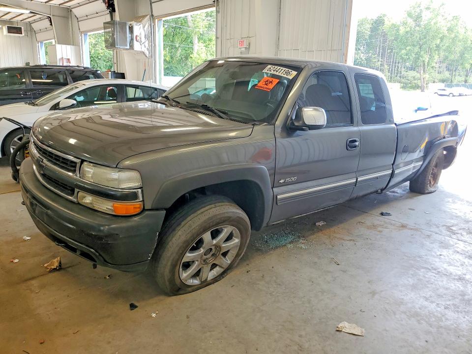 62441196 :رقم المزاد ، 1GCEK19T5YE261836 vin ، 2000 Chevrolet Silverado مزاد بيع