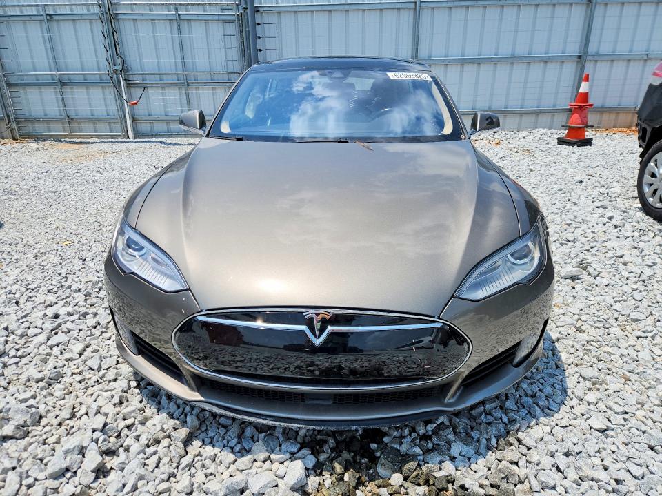 62959826 :رقم المزاد ، 5YJSA1S27FF091854 vin ، 2015 Tesla Model S مزاد بيع