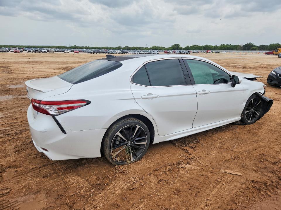 61411696 :رقم المزاد ، 4T1BZ1HK6KU507163 vin ، 2019 Toyota Camry مزاد بيع