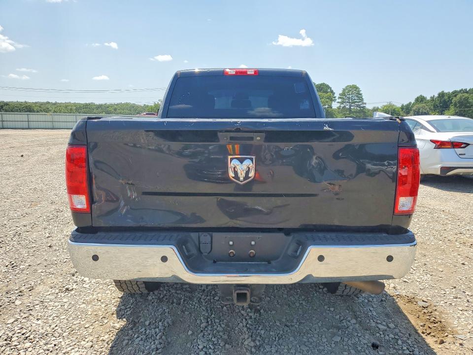 62668726 :رقم المزاد ، 3C6UR4CJ4JG287382 vin ، 2018 Ram 2500 مزاد بيع