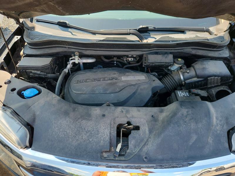 61393236 :رقم المزاد ، 5FNYF6H11JB035618 vin ، 2018 Honda Pilot مزاد بيع