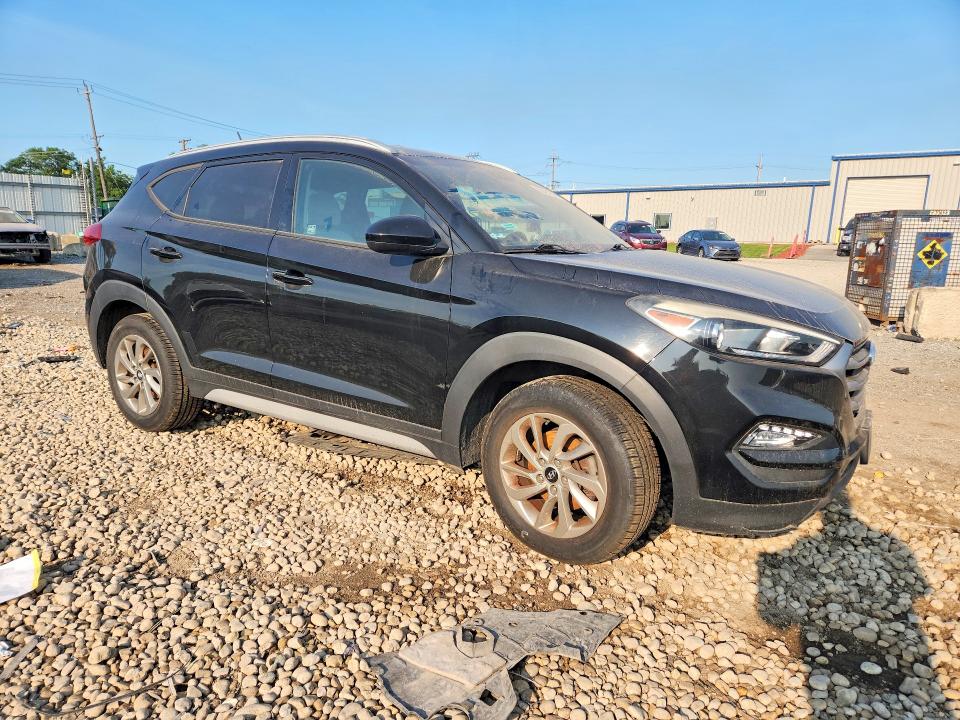 60461246 :رقم المزاد ، KM8J3CA45HU433800 vin ، 2017 Hyundai Tucson مزاد بيع