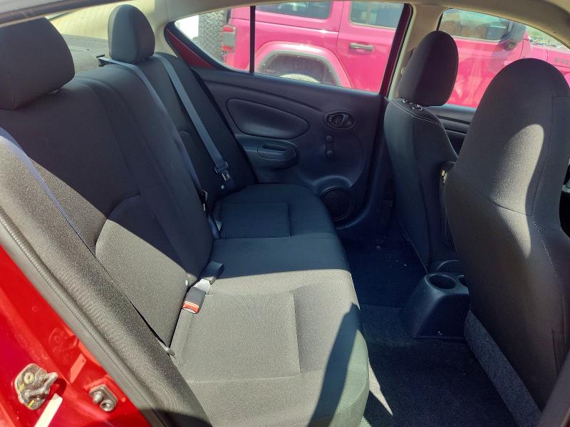 60800656 :رقم المزاد ، 3N1CN7AP3FL950418 vin ، 2015 Nissan Versa مزاد بيع