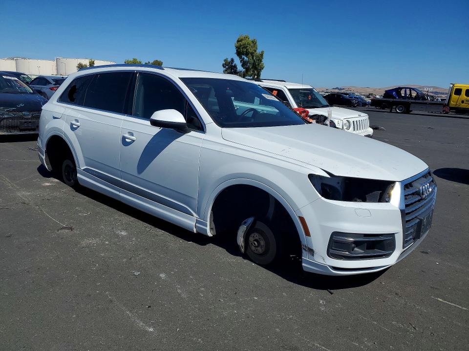 2017 Audi Q7 მანქანა იყიდება აუქციონზე, vin: WA1LAAF78HD047389, აუქციონის ნომერი: 60889656