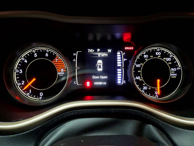 62487706 :رقم المزاد ، 1C4PJMCX0JD586592 vin ، 2018 Jeep Cherokee مزاد بيع