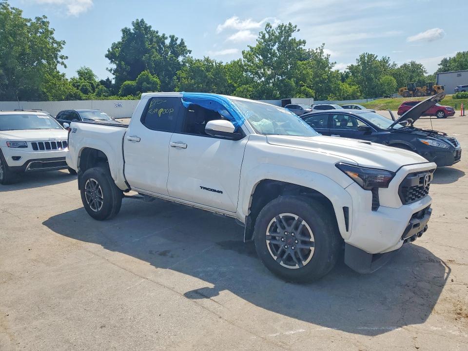 61778586 :رقم المزاد ، 3TMLB5JN8RM066112 vin ، 2024 Toyota Tacoma مزاد بيع