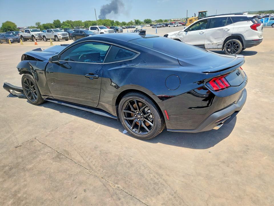 60577756 :رقم المزاد ، 1FA6P8CF2S5403221 vin ، 2025 Ford Mustang مزاد بيع