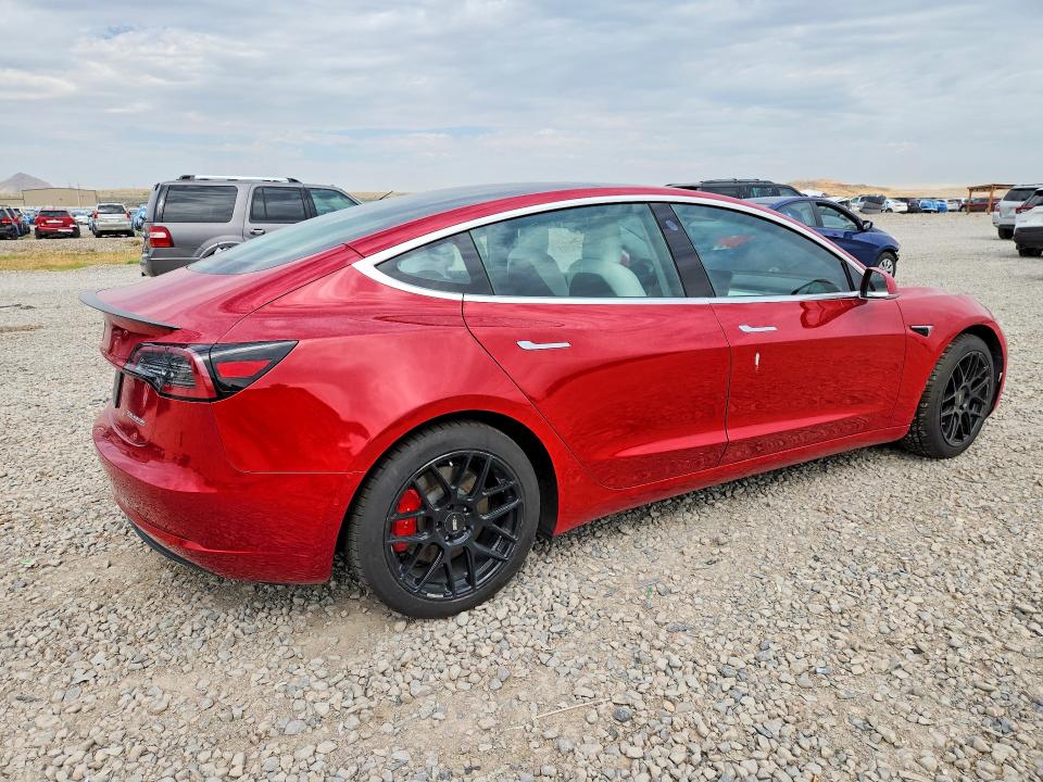 60810236 :رقم المزاد ، 5YJ3E1EC7LF714737 vin ، 2020 Tesla Model 3 مزاد بيع