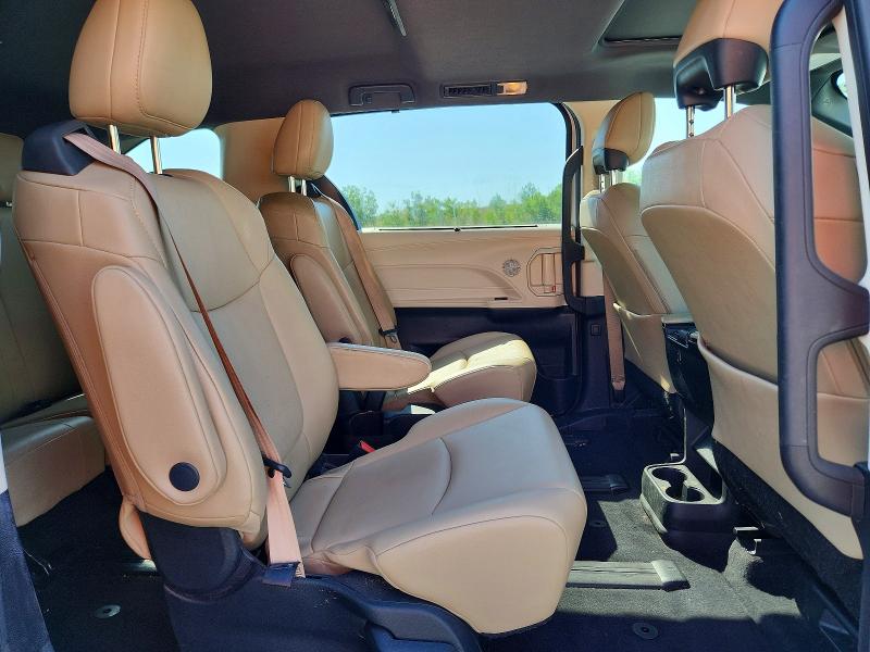 59556746 :رقم المزاد ، 5TDYRKEC1MS044115 vin ، 2021 Toyota Sienna مزاد بيع