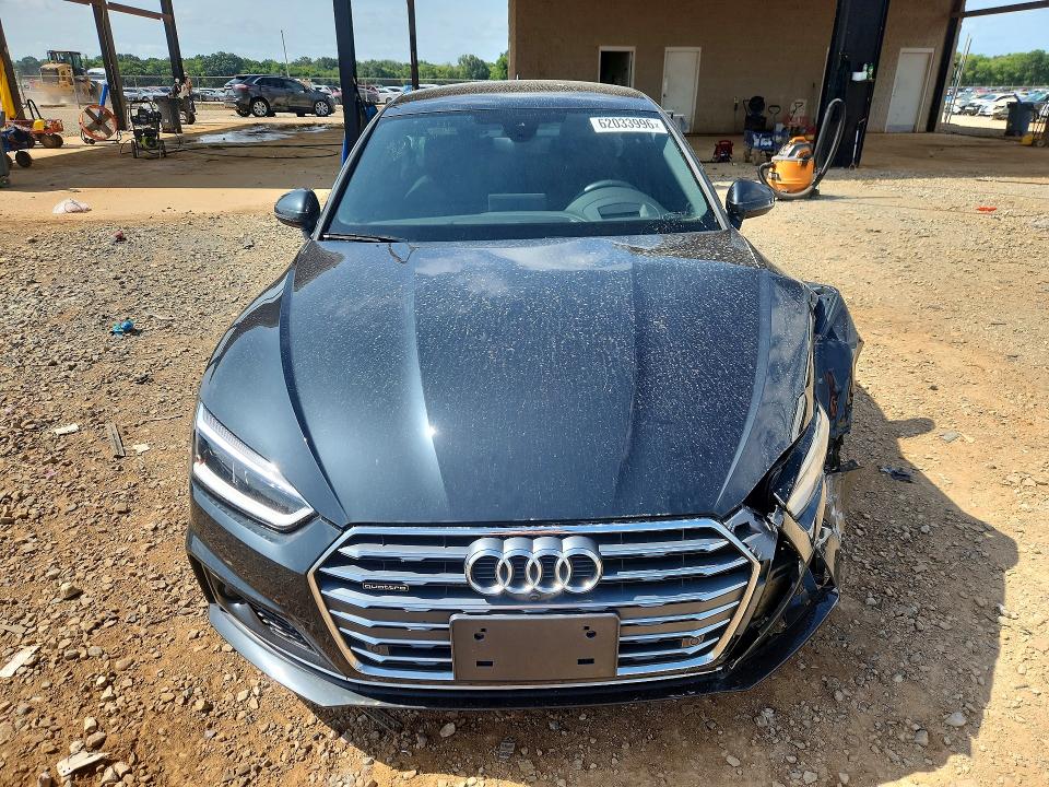 62033996 :رقم المزاد ، WAUFNCF53JA047757 vin ، 2018 Audi A5 مزاد بيع