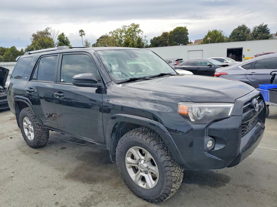 60999786 :رقم المزاد ، JTEMU5JR3M5886822 vin ، 2021 Toyota 4runner مزاد بيع